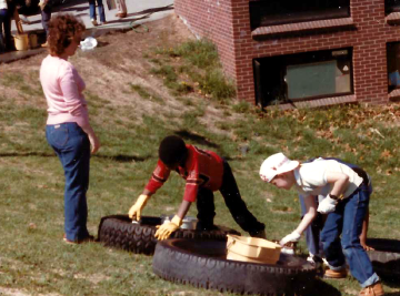 A photo documenting the construction of the Abingdon playground in 1985.