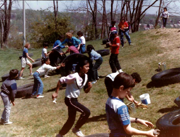 A photo documenting the construction of the Abingdon playground in 1985.