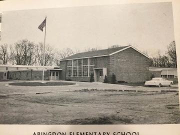 A photo found on Facebook showing Abingdon in the 1950's.